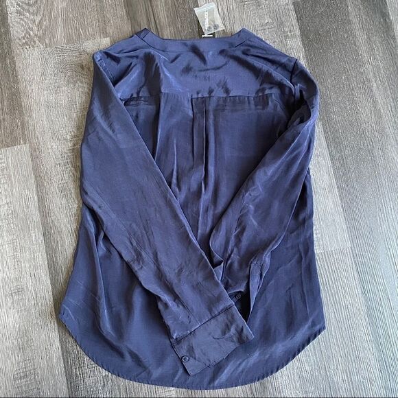 NWT Express V Neck Long Sleeve Blouse - Picture 4 of 6